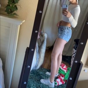 Ripped jean shorts ✈️🎭